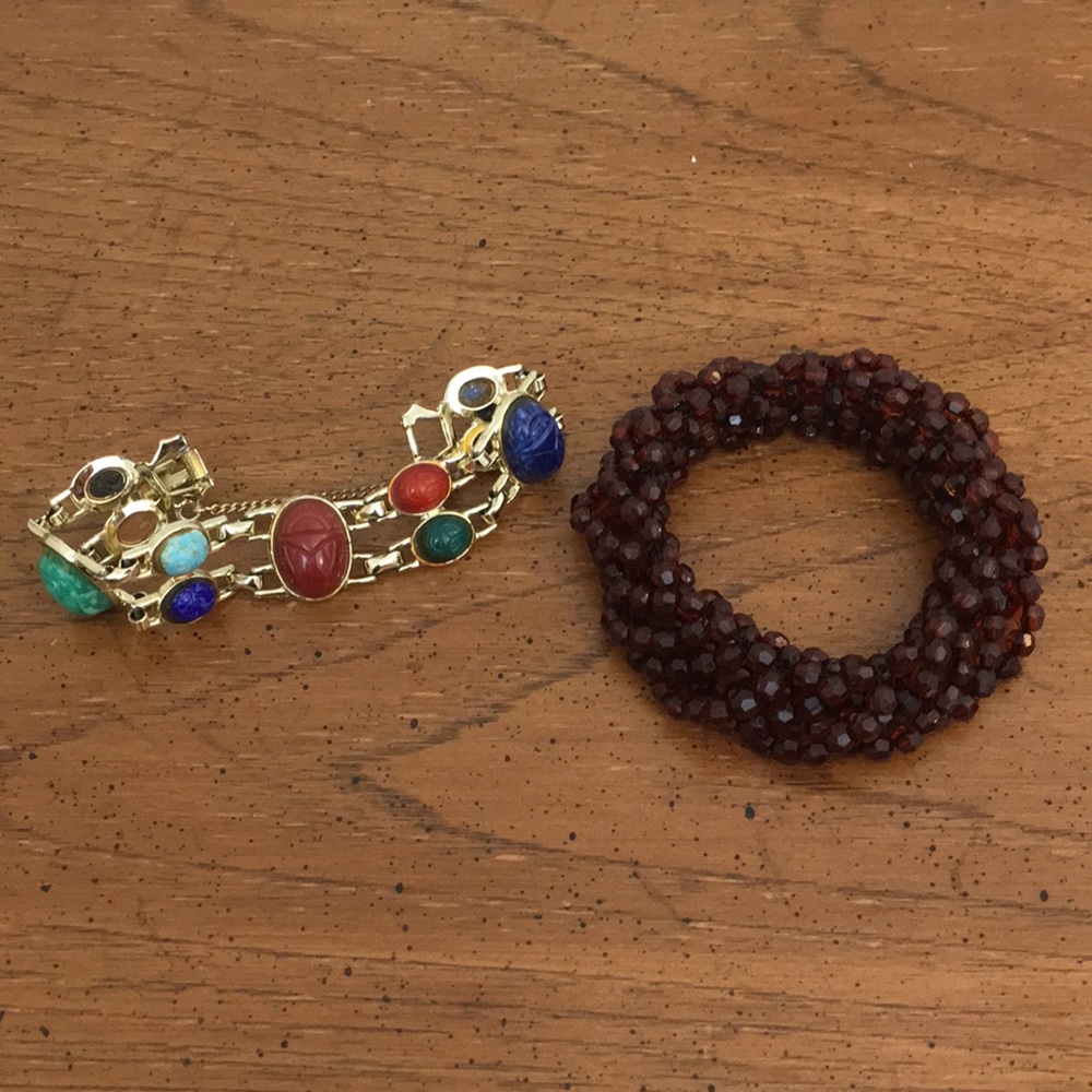 Lot of two chunky bracelets